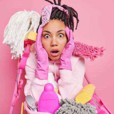 Man Grabs Face Stares With Omg Expression Cannot Believe Her Eyes Has Much Work About House Uses Cleaning Detergents Doesnt Know How Bring Everything Order